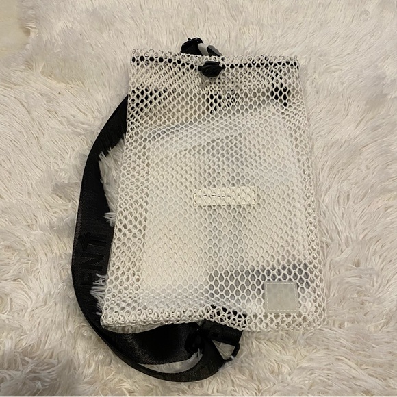 FP Movement Mini Mesh Sling Crossbody Bag | One Size - Picture 5 of 7
